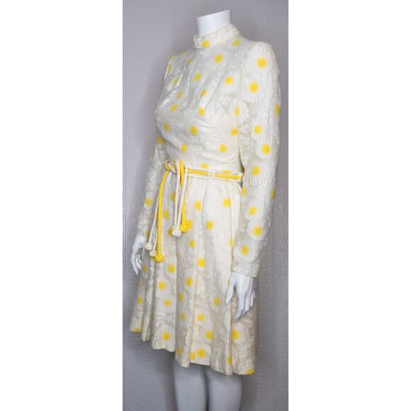 VINTAGE '60s Sunshine Daisies Lace Mockneck Long Sleeve Mini Dress SMALL - Picture 4 of 10